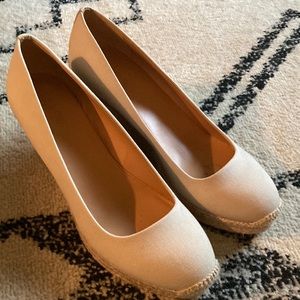 I’m selling these J.Crew Factory, 8 1/2, cream espadrilles!